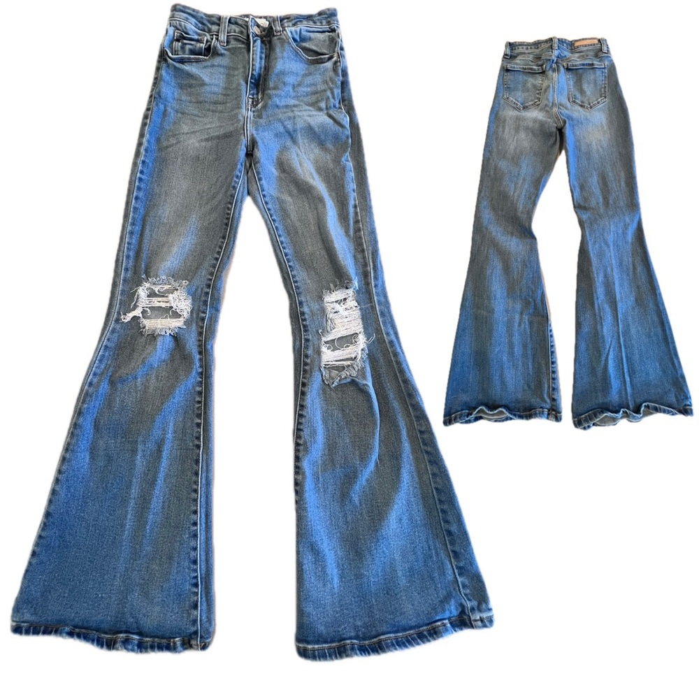 Flare Distressed High Rise Flare Bell Bottom Jeans They are 🔥 Size 5